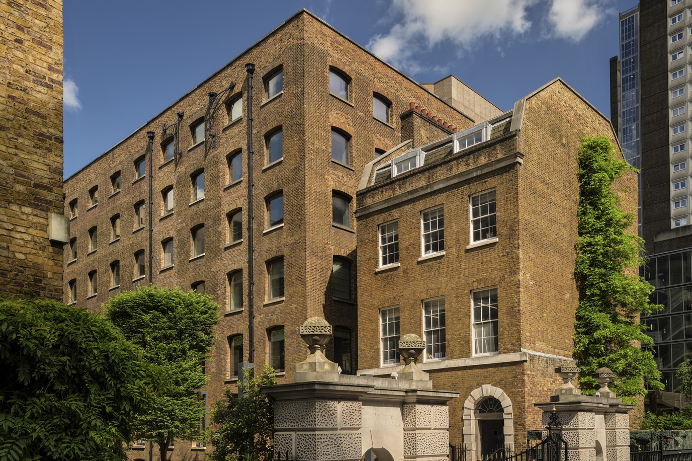 Sir Devonshire Square 0237